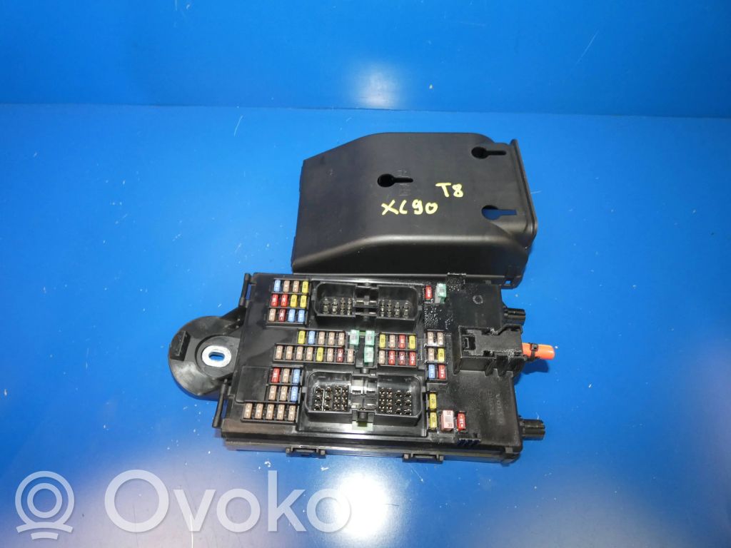 Ramka / Moduł bezpieczników   32315317,0067921,K067R