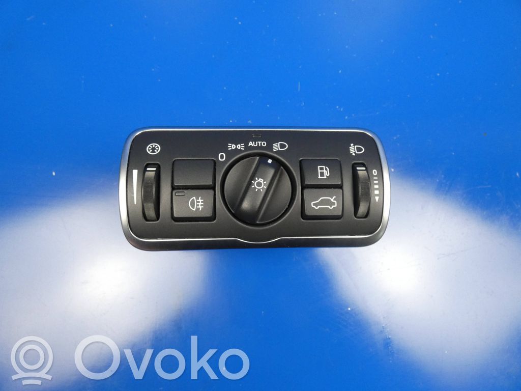 Light switch   31443841,160909,G0GMA,10096705
