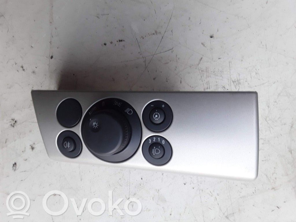 Opel Astra H Light switch 