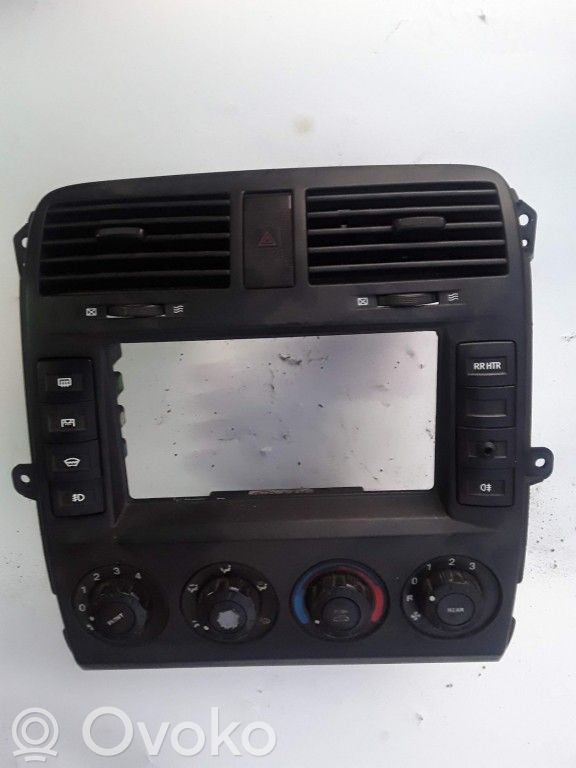 KIA Carnival Climate control unit 