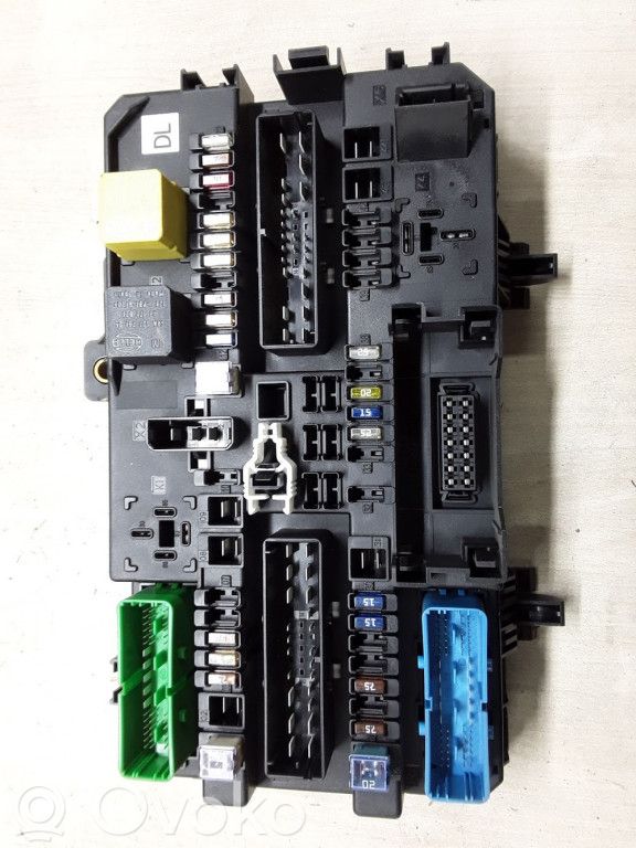 Opel Astra H Fuse module 