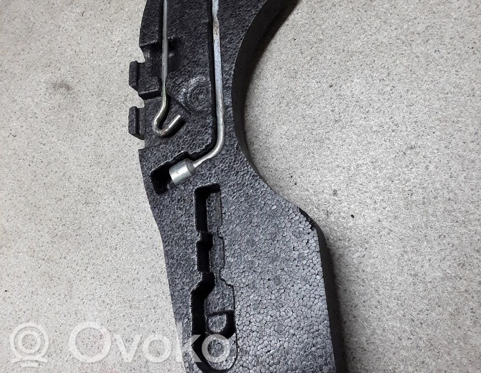 Mazda 3 I Tavaratilan säilytyslokero 