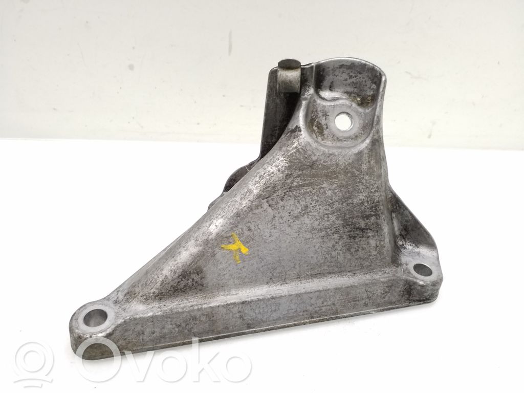Engine mounting bracket   2211676915301,6769153