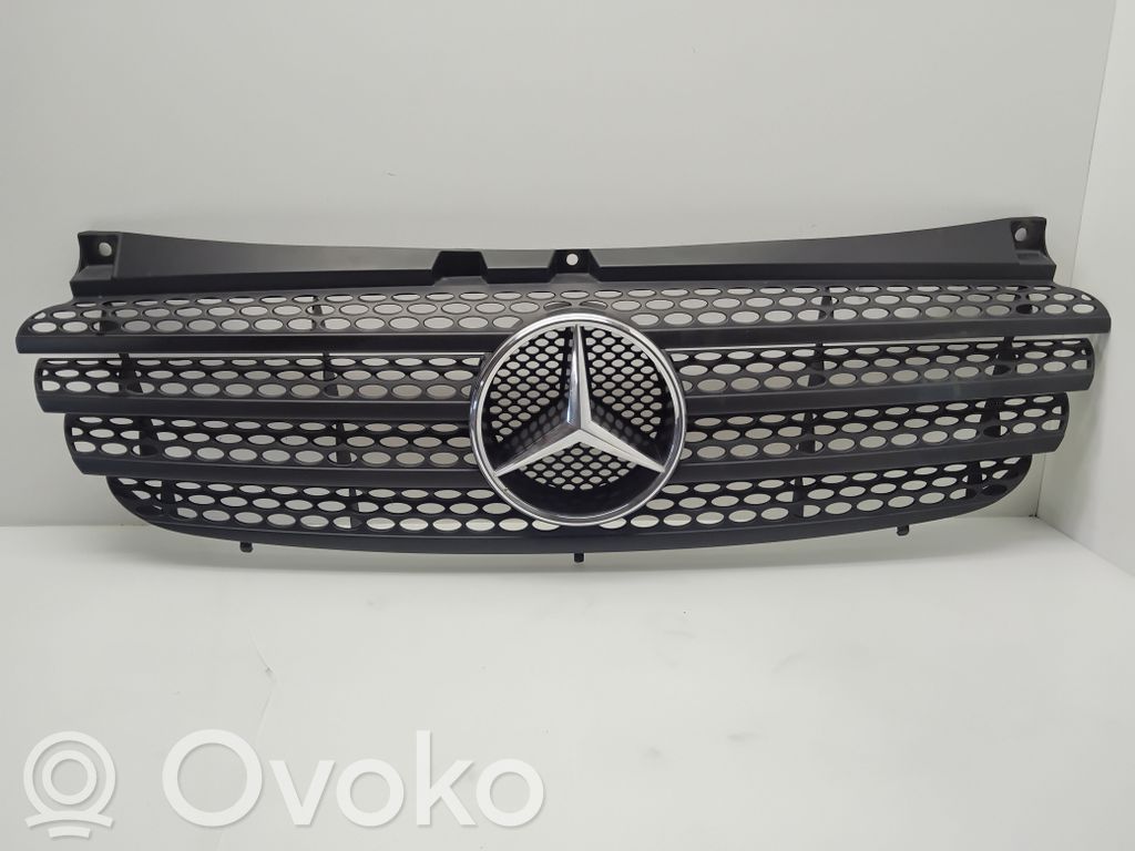 Mercedes-Benz Vito Viano W639 Front bumper upper radiator grill 