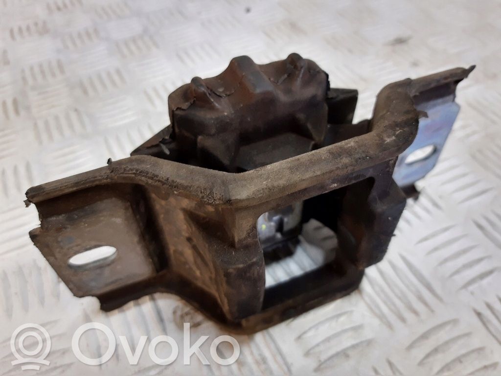 Ford Fusion Engine mount bracket 