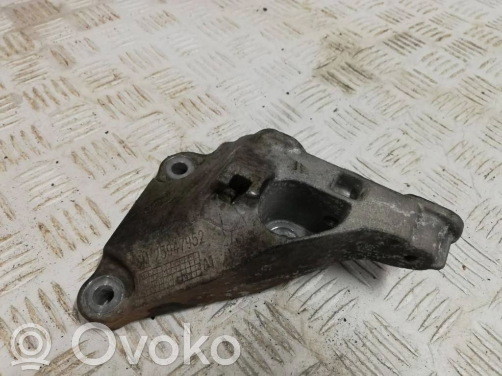 Engine mounting bracket   25947952