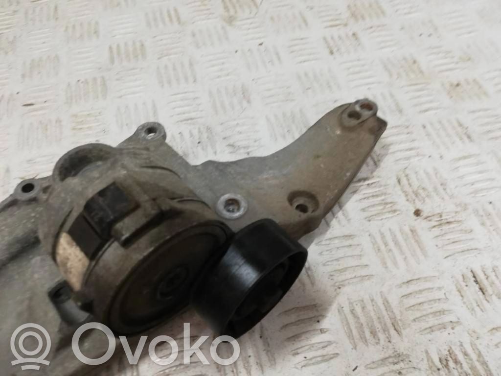 Ford Mondeo MK V Generatoriaus kronšteinas 