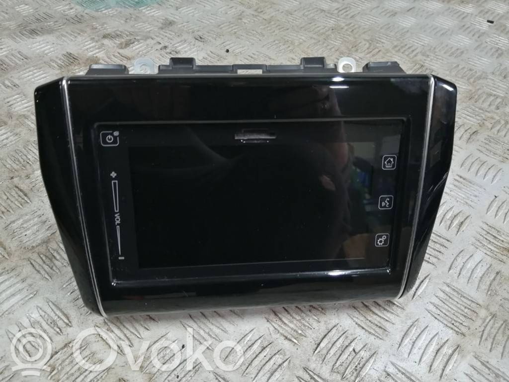 Suzuki Swift III Panel / Radioodtwarzacz CD/DVD/GPS 