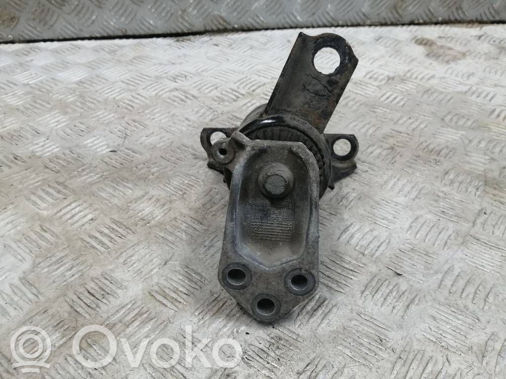 Ford Fiesta Engine mount bracket 