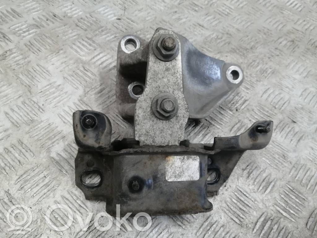 Ford Fiesta Engine mounting bracket 