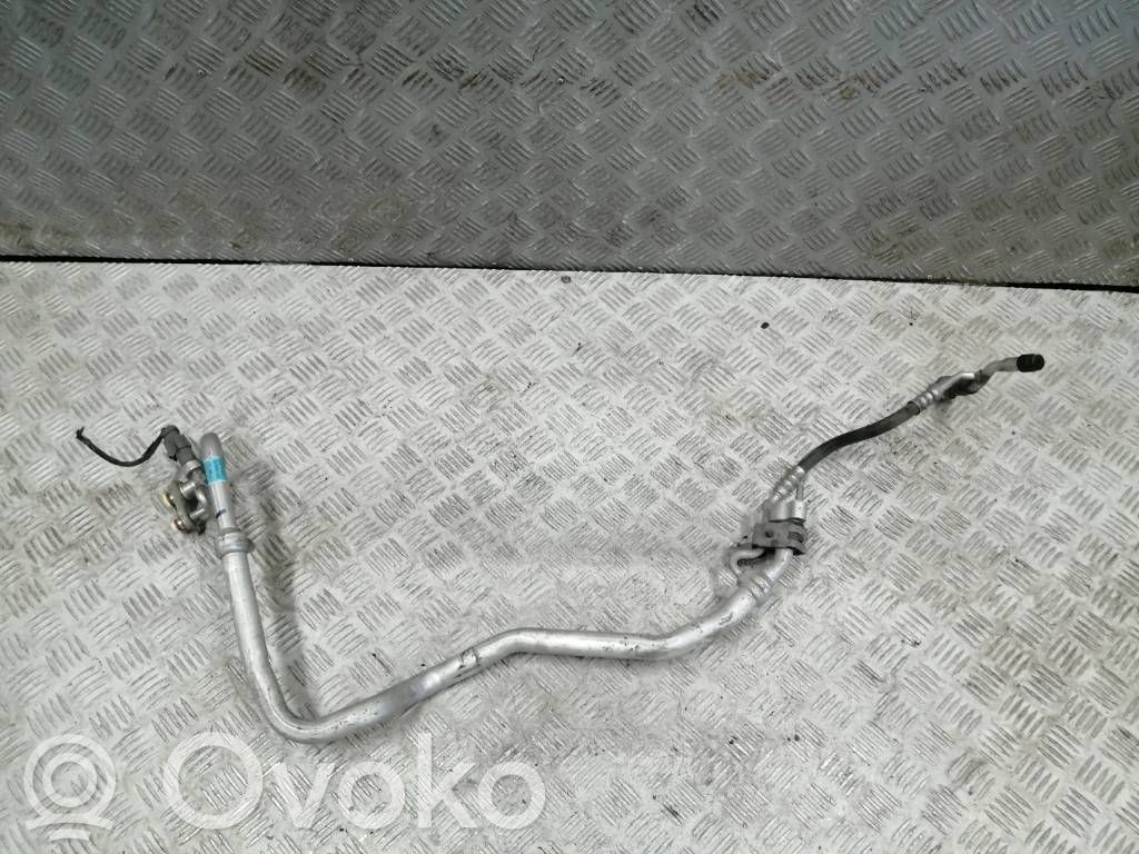Ford Focus Ilmastointilaitteen putki (A/C) 