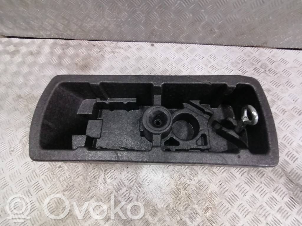 Opel Corsa E Tool box 