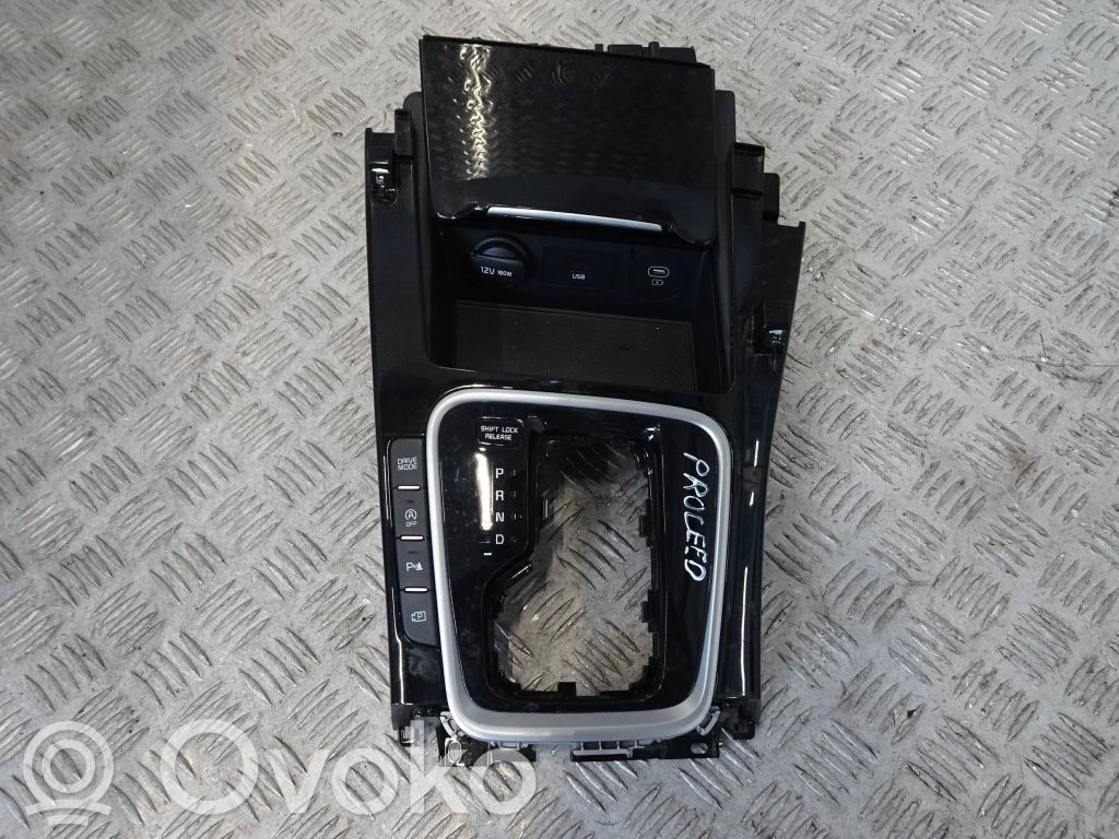 KIA Pro Cee'd III Contour de levier de vitesses 