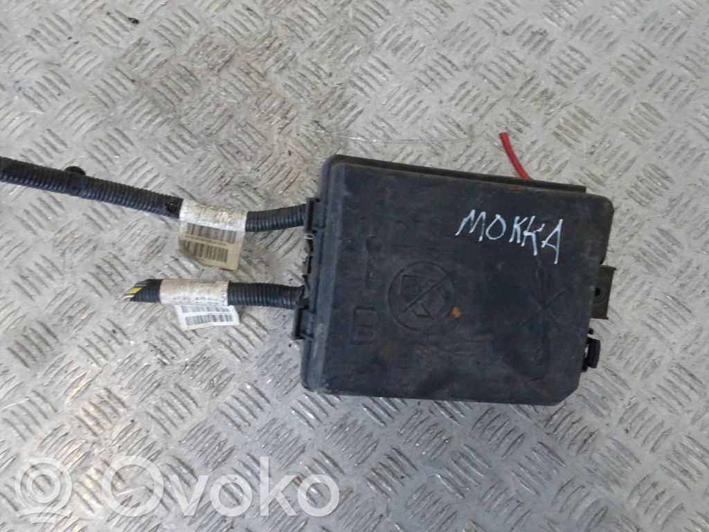 Opel Mokka Ramka / Moduł bezpieczników 