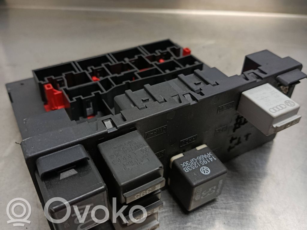 Volkswagen Touran I Comfort/convenience module 