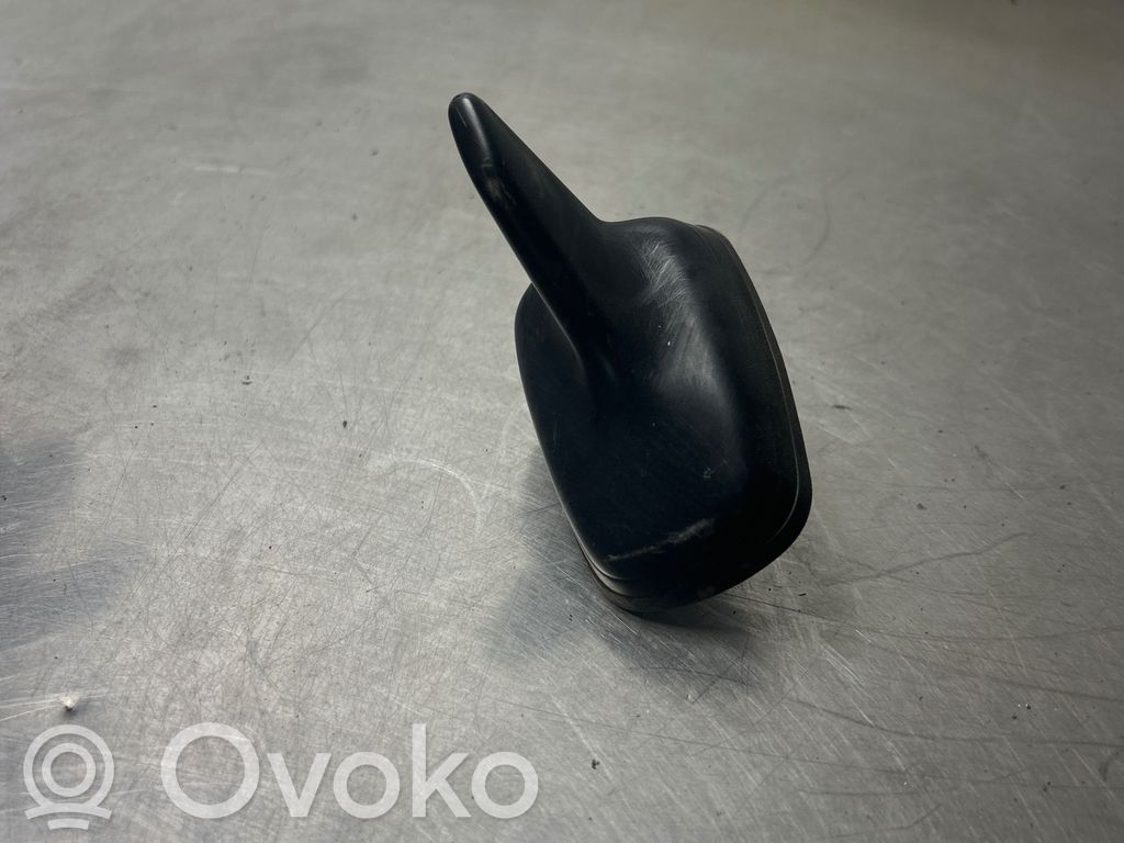 Audi A4 S4 B8 8K GPS-pystyantenni 