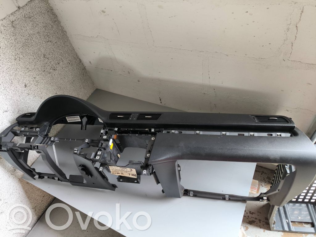 Volkswagen PASSAT CC Deska rozdzielcza 