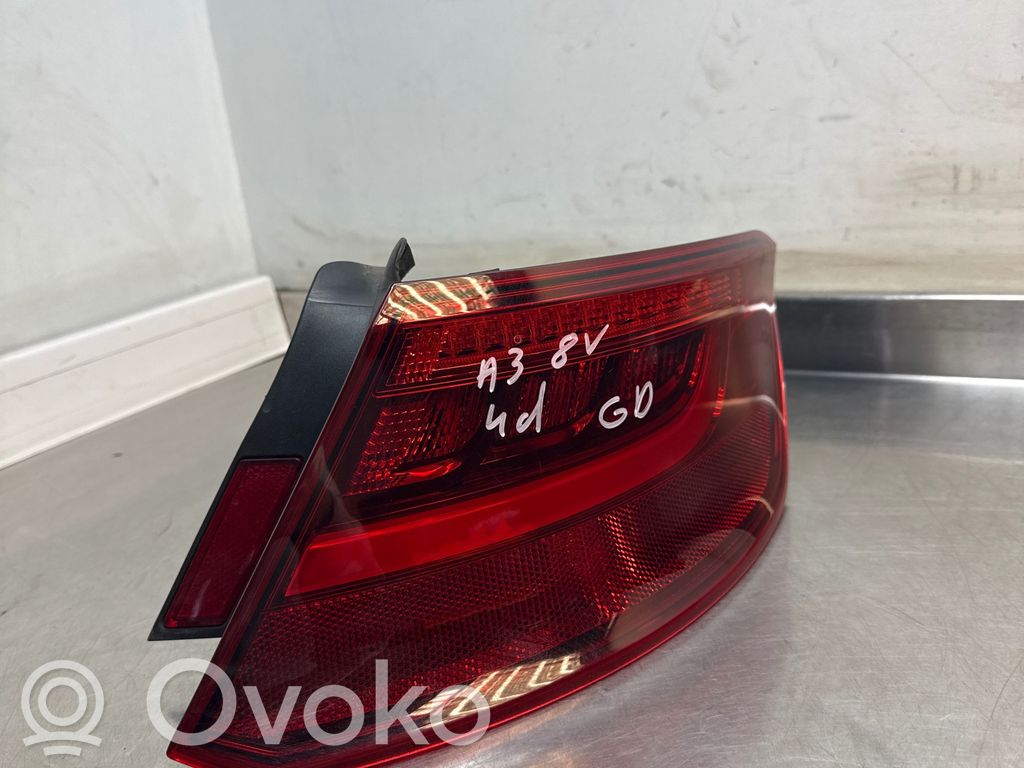 Audi A3 S3 8V Lampă spate în caroserie 