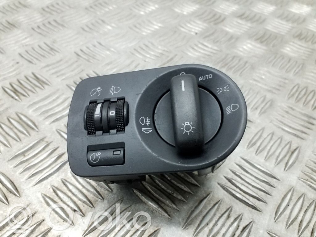 Skoda Superb B6 (3T) Light switch 