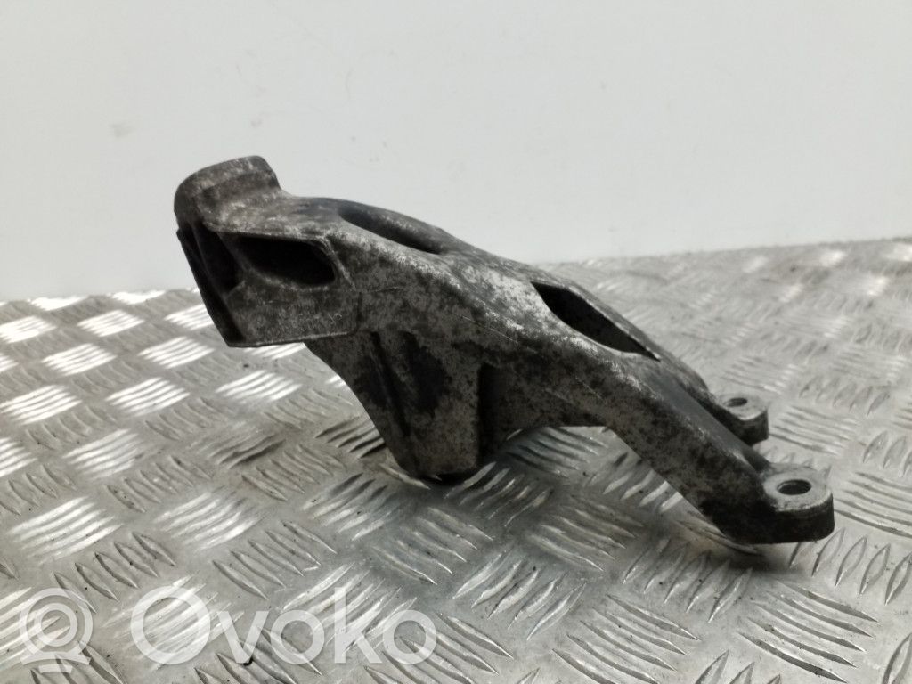 Audi A4 S4 B8 8K Engine mounting bracket 