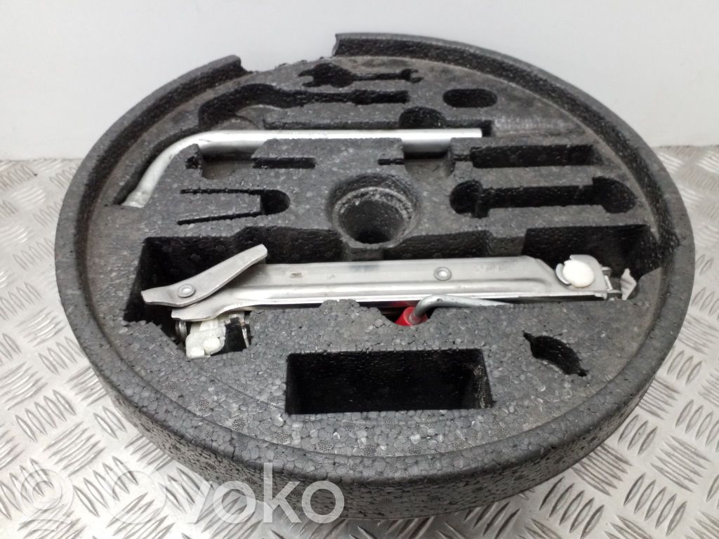 Audi TT Mk1 Tool box 