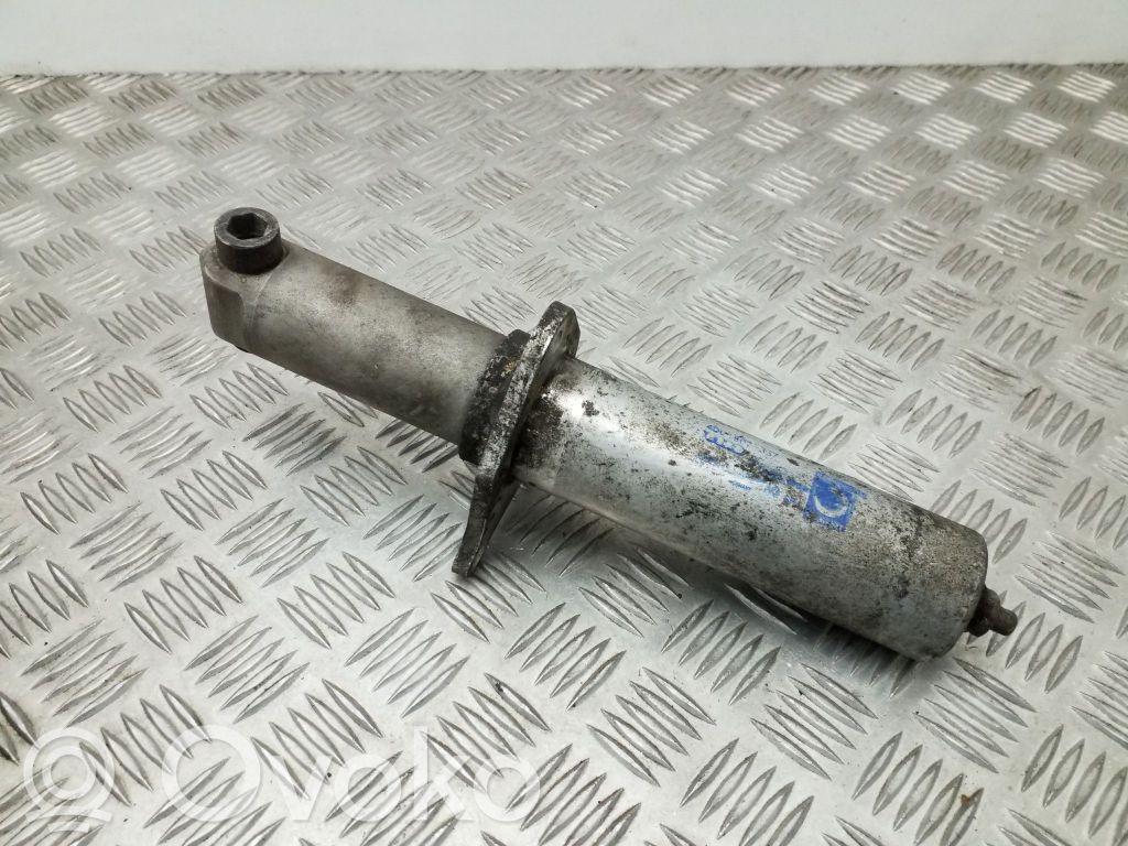 Audi A8 S8 D2 4D Aizmugurē bampera amortizators 