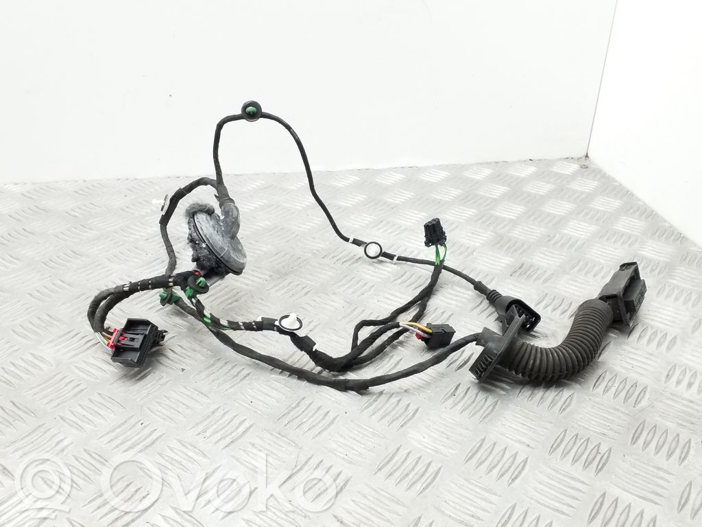 Cableado de puerta trasera   8V4971687E
