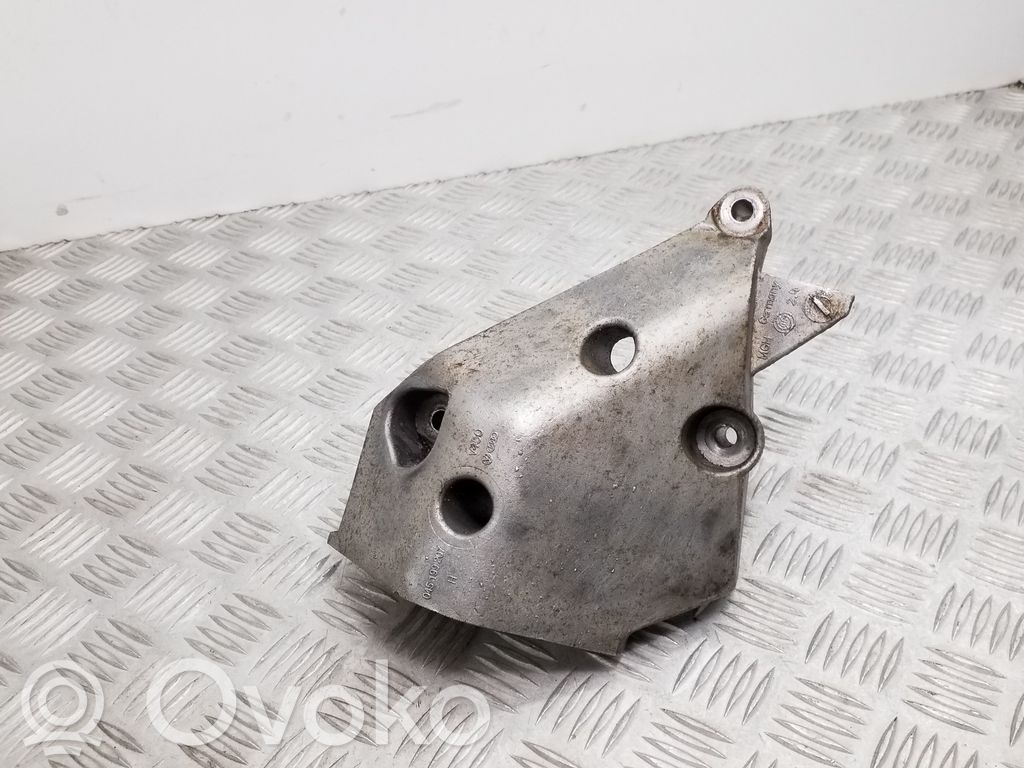 Skoda Fabia Mk1 (6Y) Engine mounting bracket 