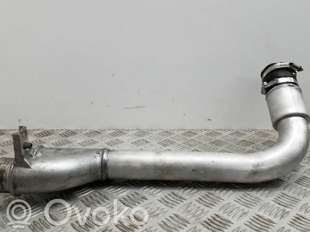 Volkswagen Touareg II Furtun/conductă intercooler 