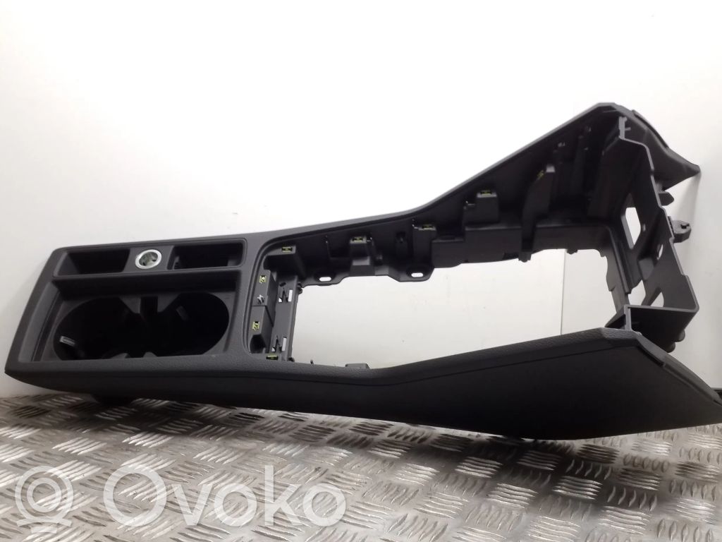 Audi Q3 F3 Consola central 