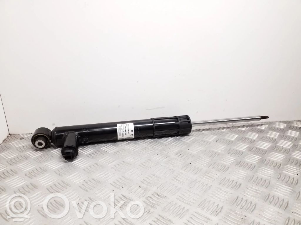 Volkswagen PASSAT B8 Amortyzator tylny 
