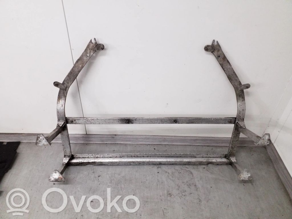 Front subframe   8J8802017F