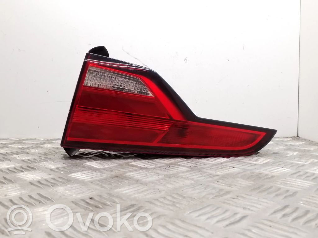 Audi A4 S4 B9 Galinis žibintas dangtyje 