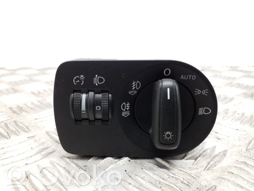 Audi Q3 8U Light switch 
