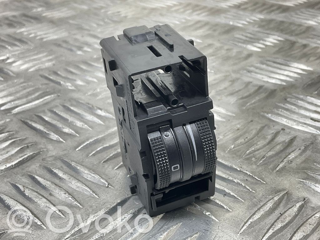 Audi TT TTS Mk2 Headlight level height control switch 