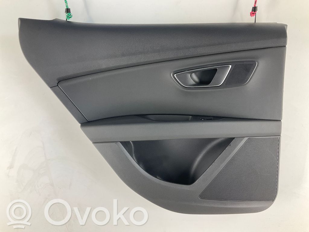 Seat Leon (5F) Apšuvums aizmugurējām durvīm 