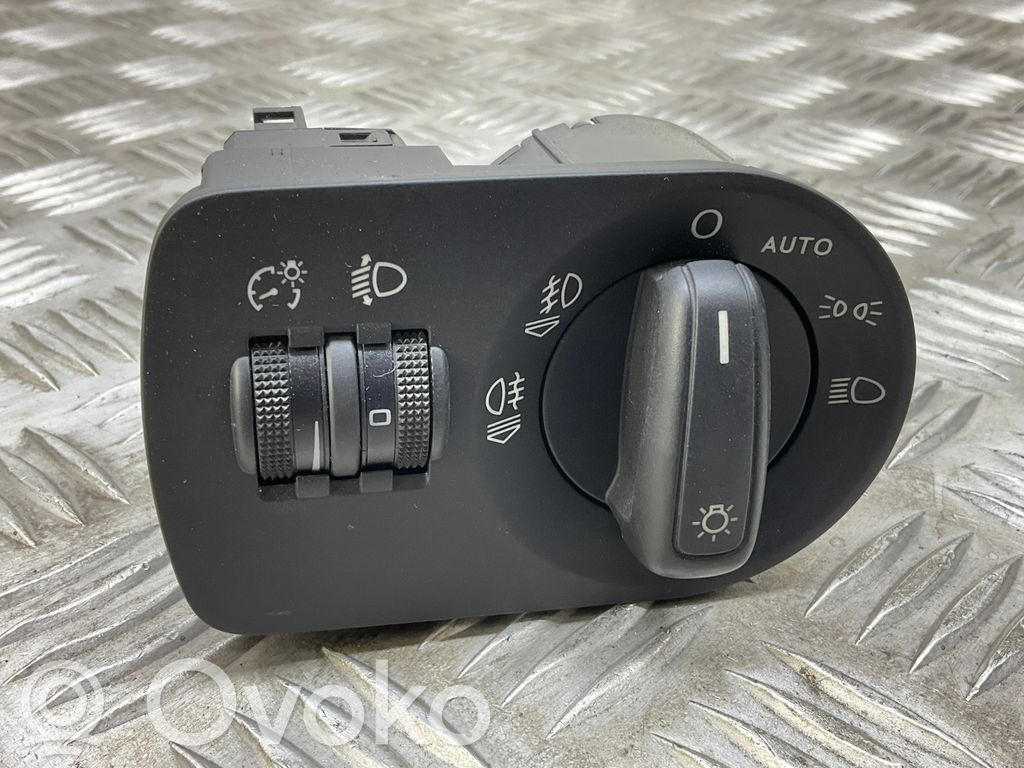 Audi Q3 8U Light switch 