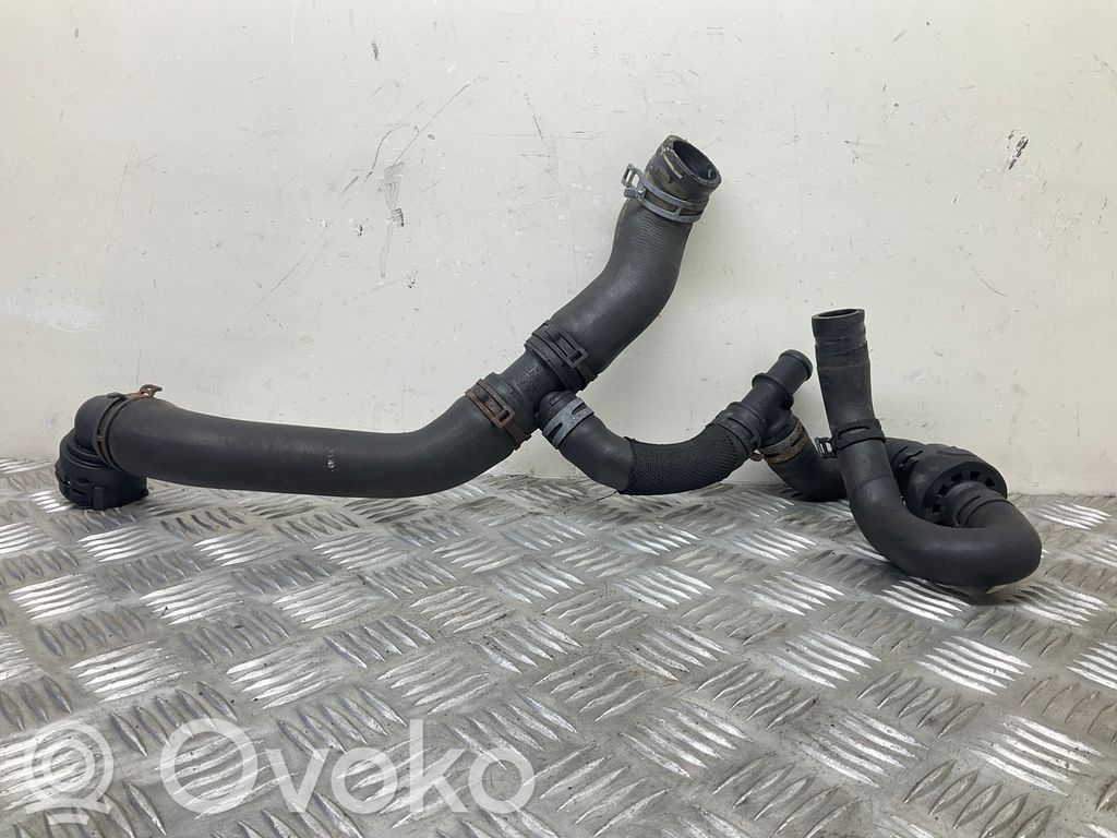 Audi Q3 8U Engine coolant pipe/hose 