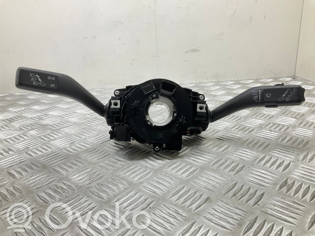 Skoda Rapid (NH) Wiper turn signal indicator stalk/switch 