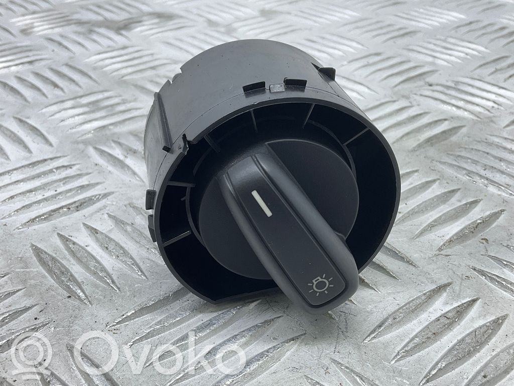 Audi Q3 8U Light switch 