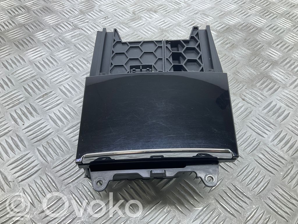 Skoda Karoq Popielniczka deski rozdzielczej 