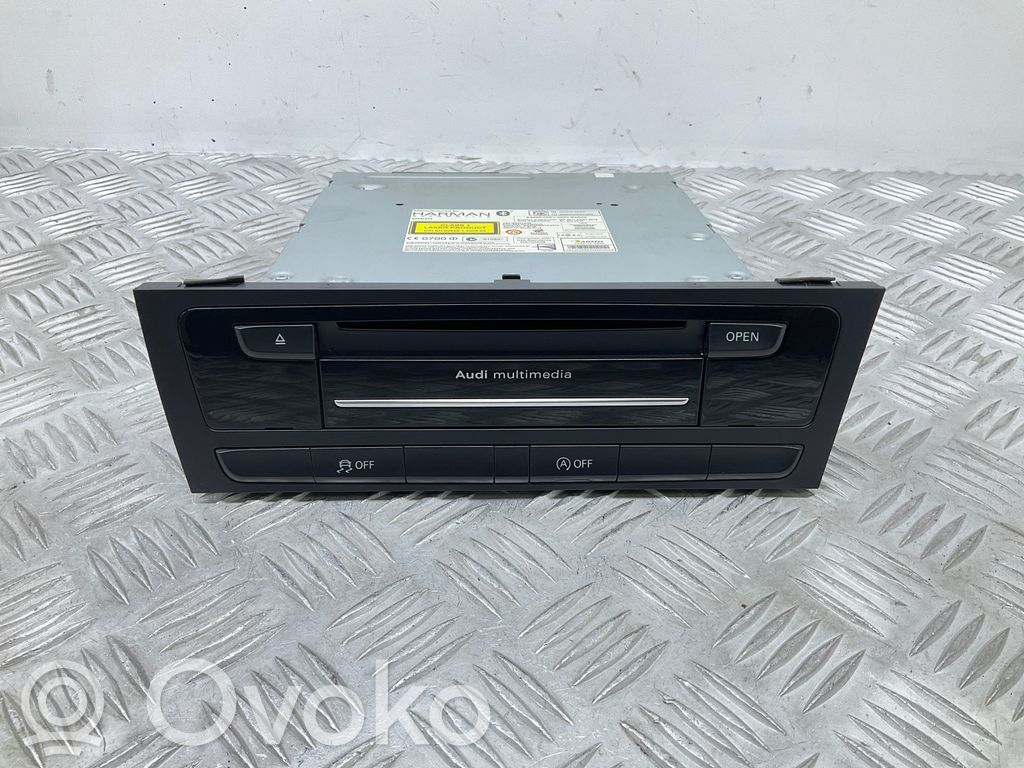 Panel / Radioodtwarzacz CD/DVD/GPS   8R2035666A