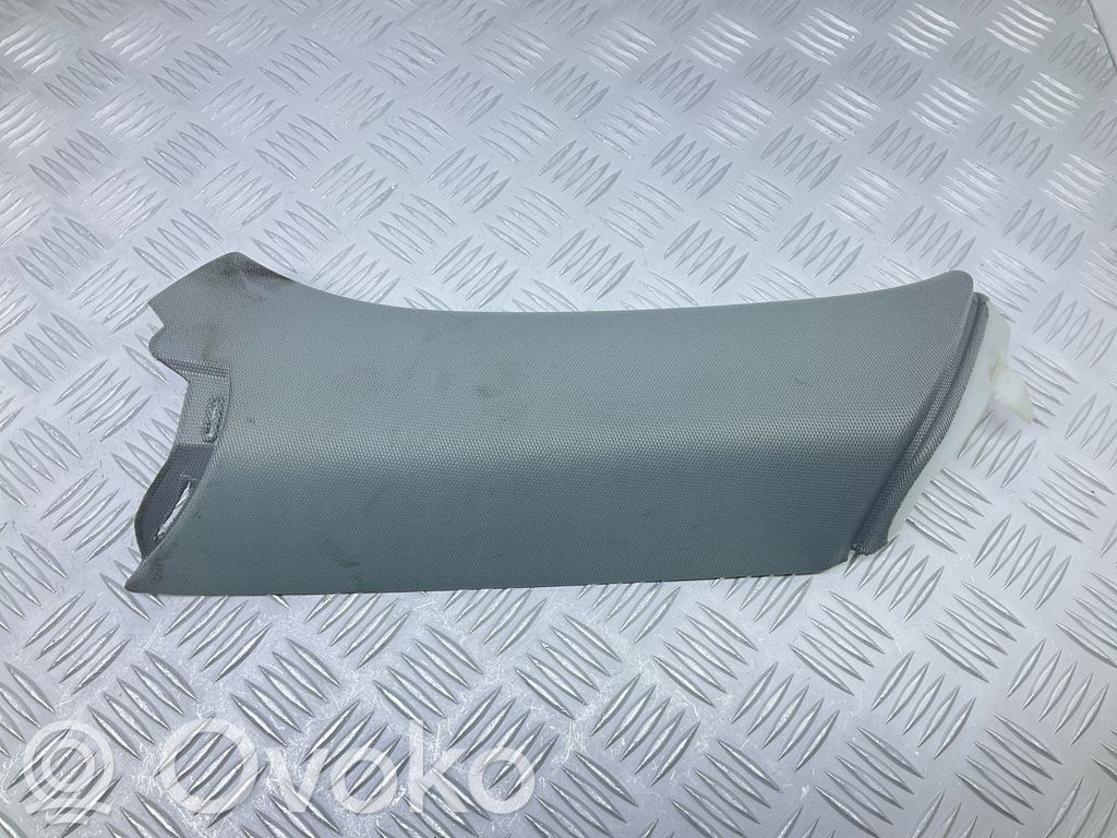 Audi A4 S4 B9 C-pilarin verhoilu 