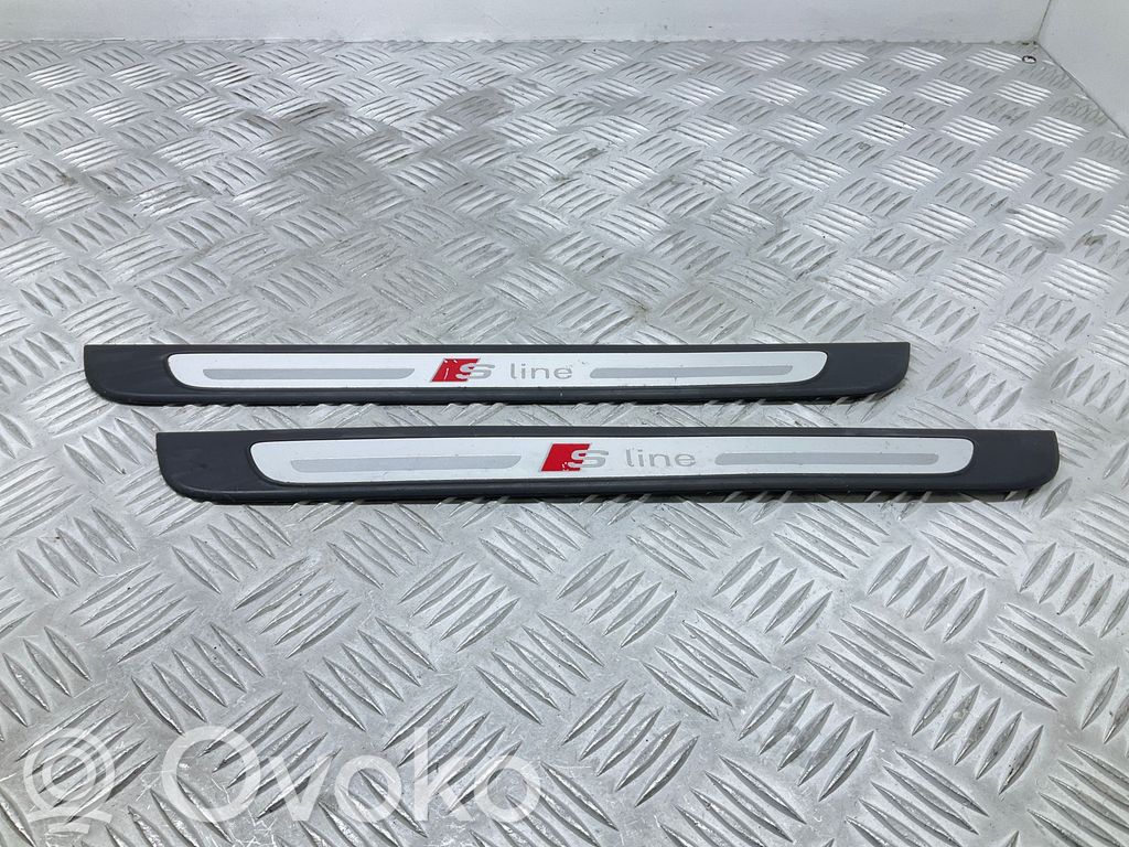 Audi A1 Etuoven kynnyksen suojalista 