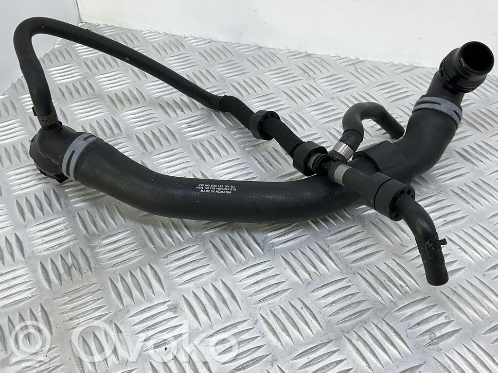 Volkswagen Golf VII Engine coolant pipe/hose 