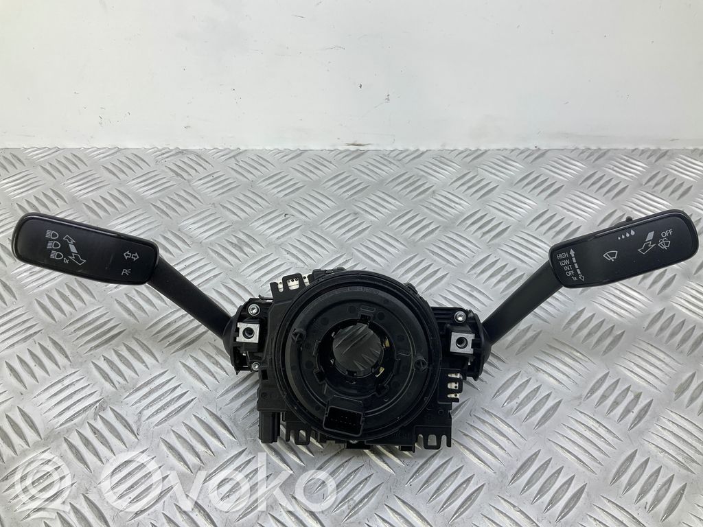 Volkswagen PASSAT B8 Interruptor/palanca de limpiador de luz de giro 