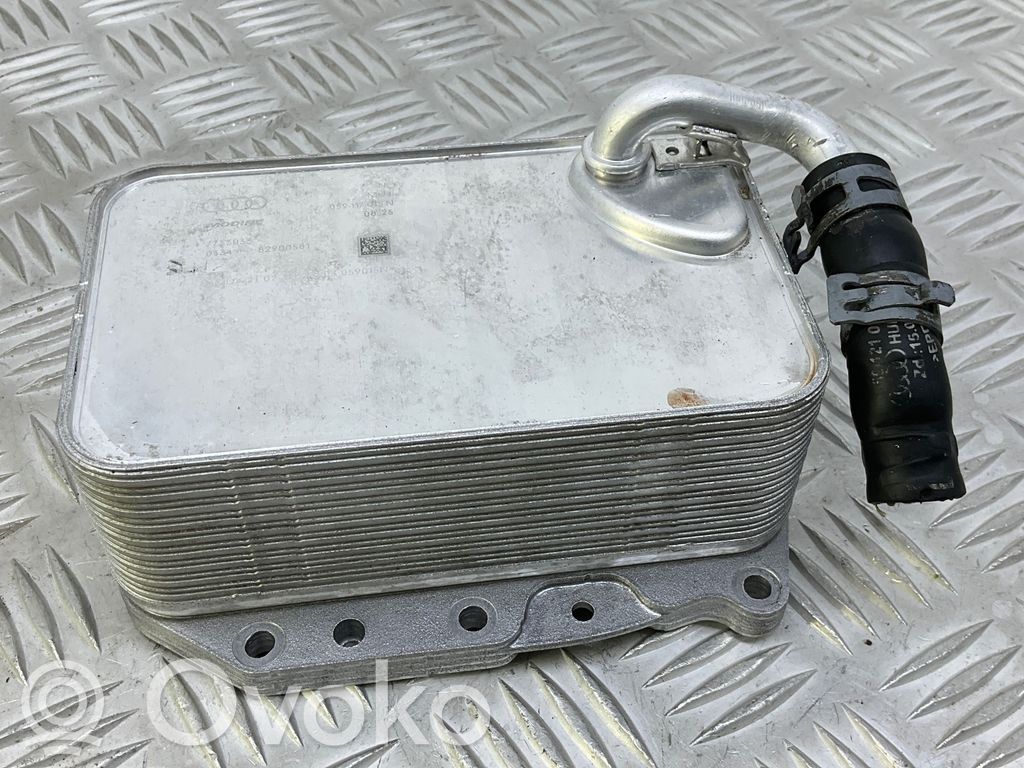 Audi A7 S7 4G Dzinēja eļļas radiators 
