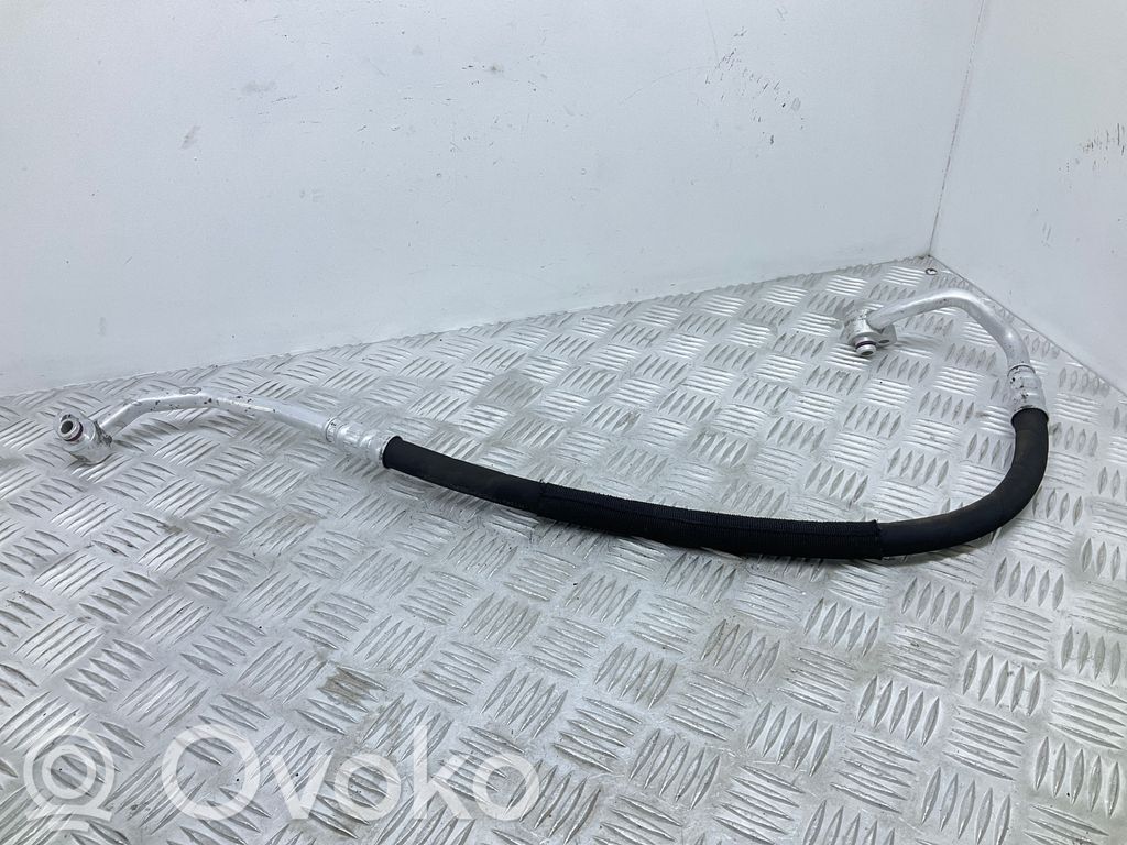 Volkswagen Tiguan Ilmastointilaitteen putki (A/C) 