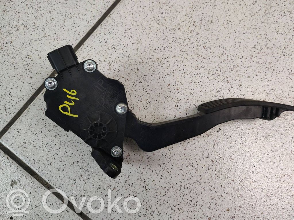 Subaru Legacy Pedał gazu / przyspieszenia 
