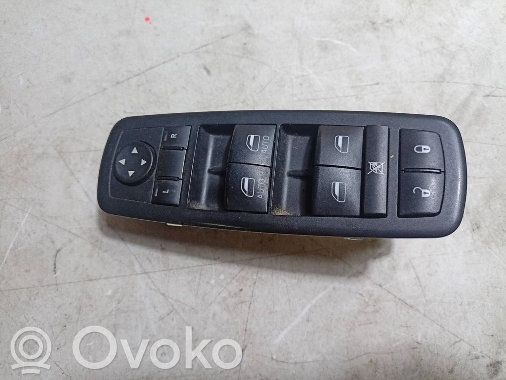 Dodge Durango III Electric window control switch 